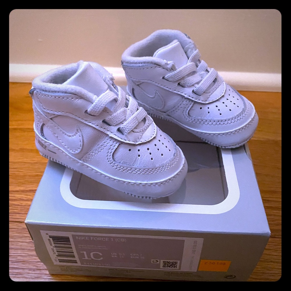Nike Air Force one infant/crib